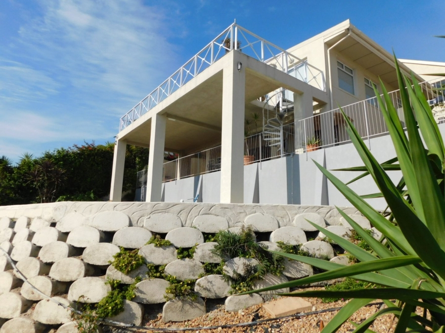 6 Bedroom Property for Sale in Mountainside Western Cape